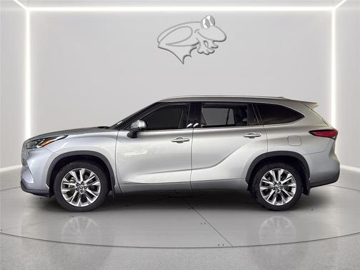Celestial Silver Metallic 2022 Toyota Highlander Hybrid Limited