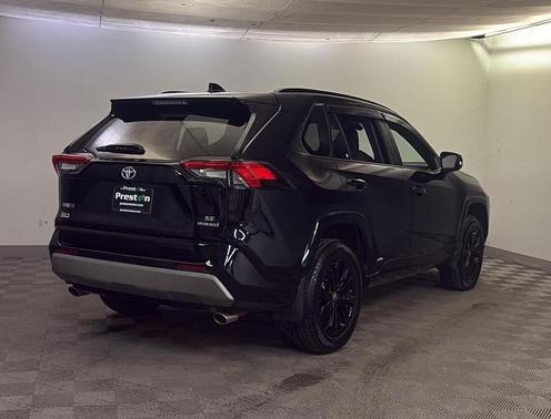 2024 Toyota RAV4 Hybrid SE