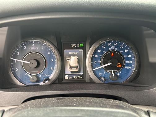 Blizzard Pearl 2018 Toyota Sienna XLE