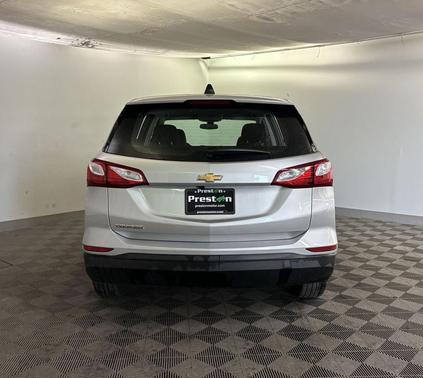 Silver Ice Metallic 2019 Chevrolet Equinox LS
