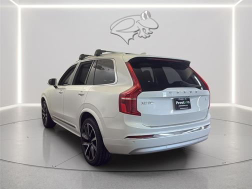 . 2022 Volvo XC90 Recharge Plug-In Hybrid T8 Inscription Expression 7 Passenger