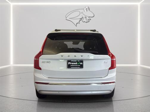 . 2022 Volvo XC90 Recharge Plug-In Hybrid T8 Inscription Expression 7 Passenger