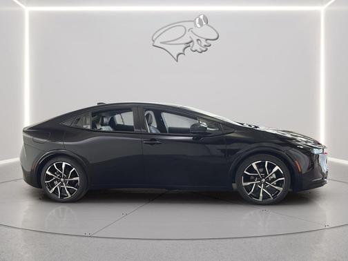 Inked 2027 Toyota Prius Plug-In Hybrid XSE