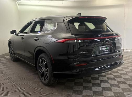 2025 Toyota Crown Signia XLE