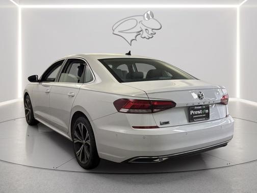 2020 Volkswagen Passat 2.0T SE