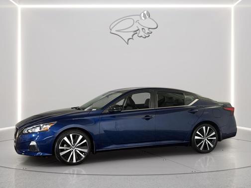 2020 Nissan Altima SR FWD
