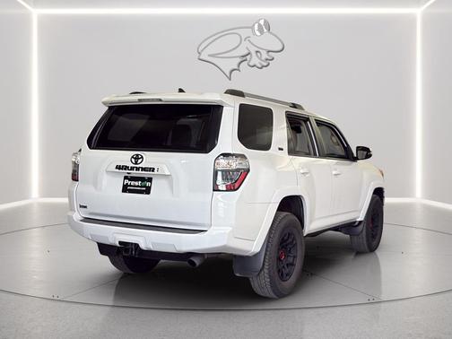 Ice Cap 2024 Toyota 4Runner SR5 Premium