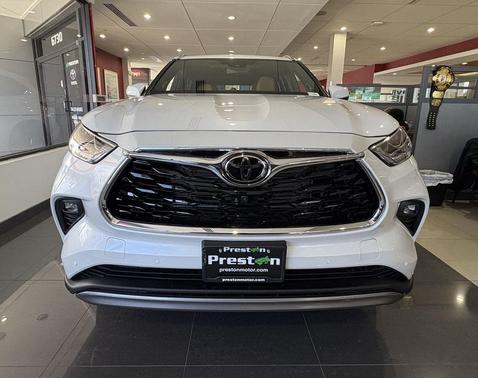 2026 Toyota Highlander Hybrid Platinum