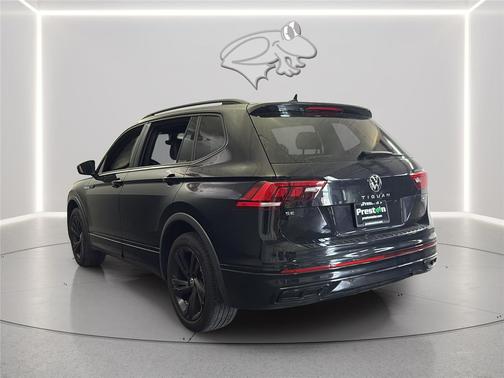 Deep Black Pearl 2024 Volkswagen Tiguan 2.0T SE R-Line Black 4MOTION