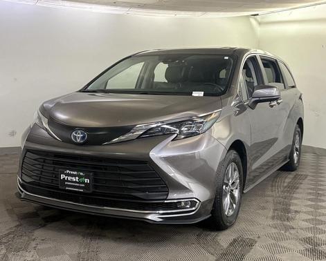 2024 Toyota Sienna XLE