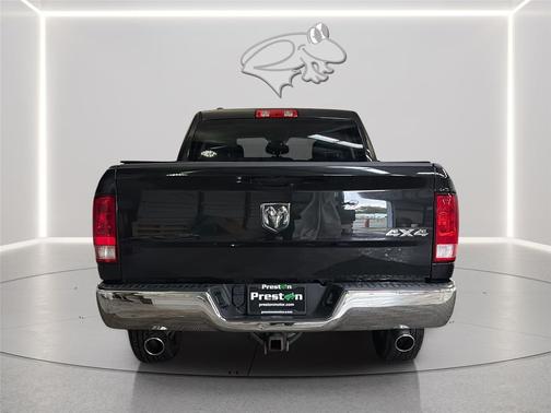 Brilliant Black Crystal Pearl 2017 RAM 1500 ST
