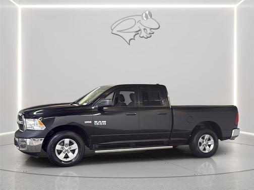 Brilliant Black Crystal Pearl 2017 RAM 1500 ST