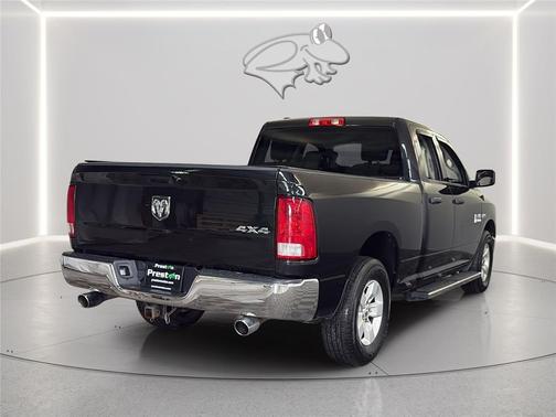 Brilliant Black Crystal Pearl 2017 RAM 1500 ST