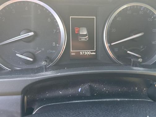 Midnight Black Metallic 2017 Toyota Highlander XLE