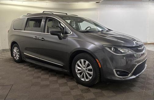 2018 Chrysler Pacifica Touring-L