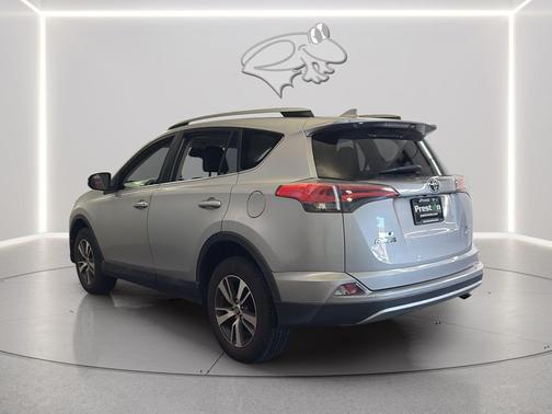 Silver Sky Metallic 2018 Toyota RAV4 XLE