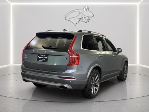 2019 Volvo XC90 T6 Momentum