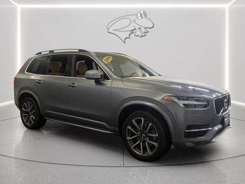 2019 Volvo XC90 T6 Momentum