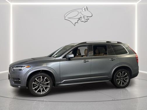 2019 Volvo XC90 T6 Momentum