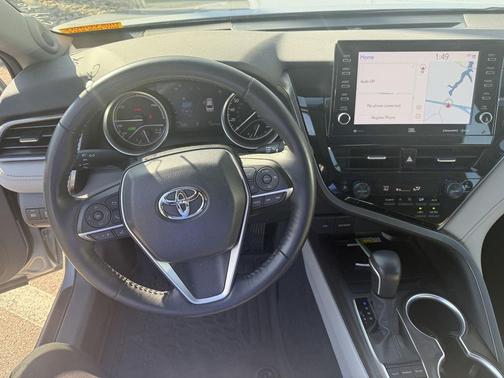 2022 Toyota Camry Hybrid XLE