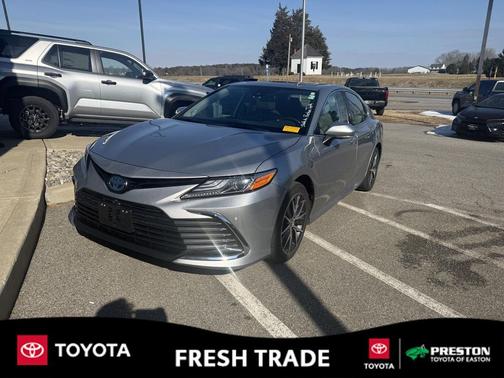 2022 Toyota Camry Hybrid XLE