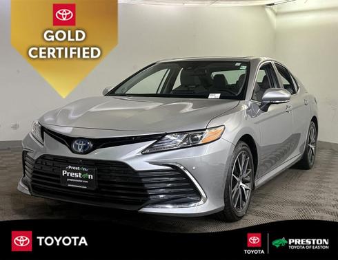 2022 Toyota Camry Hybrid XLE