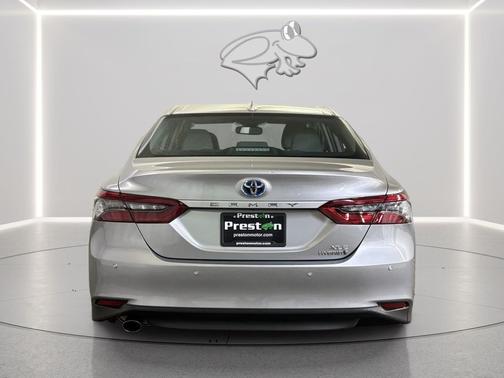 2022 Toyota Camry Hybrid XLE