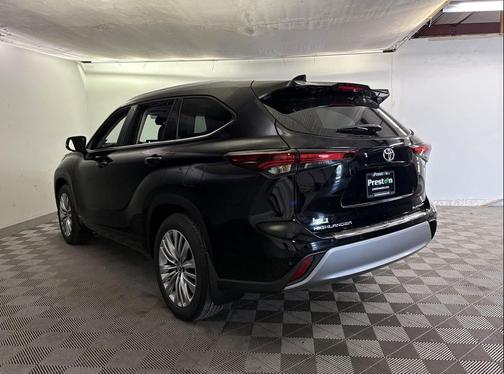 Midnight Black Metallic 2026 Toyota Highlander Hybrid Platinum