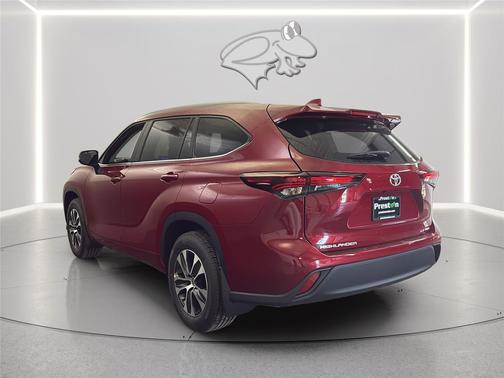 Ruby Flare Pearl 2026 Toyota Highlander XLE