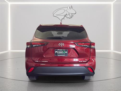 Ruby Flare Pearl 2026 Toyota Highlander XLE