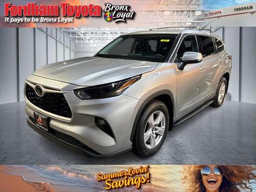 2022 Toyota Highlander LE