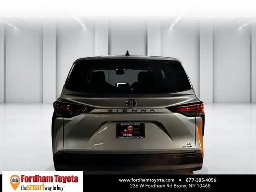 2021 Toyota Sienna LE