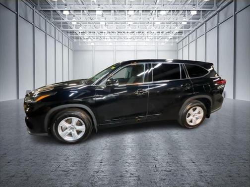 2021 Toyota Highlander LE
