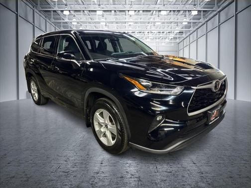 2021 Toyota Highlander LE
