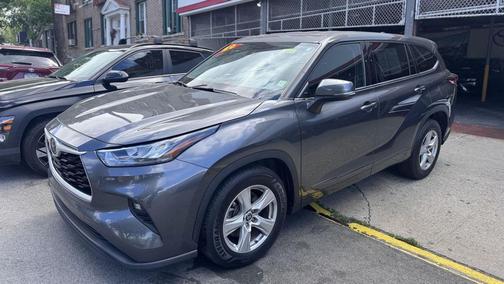 Magnetic Gray Metallic 2020 Toyota Highlander LE
