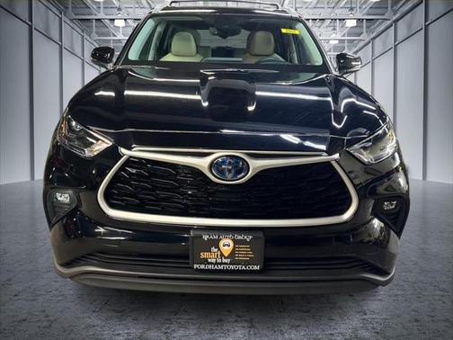 2022 Toyota Highlander Hybrid XLE