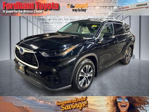 2022 Toyota Highlander Hybrid XLE