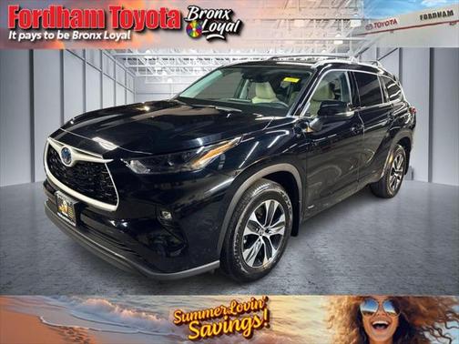 2022 Toyota Highlander Hybrid XLE
