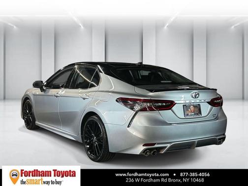 Celestial Silver Metallic/Midnight Black Metallic 2023 Toyota Camry XSE