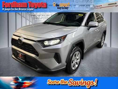 2022 Toyota RAV4 LE