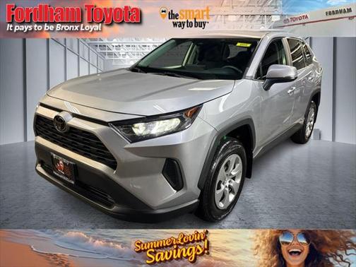 2022 Toyota RAV4 LE