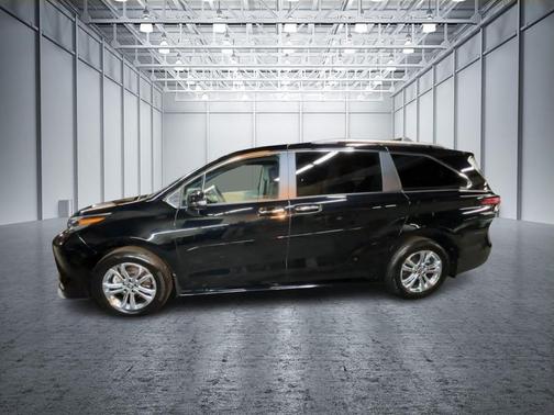 2024 Toyota Sienna Platinum 7 Passenger