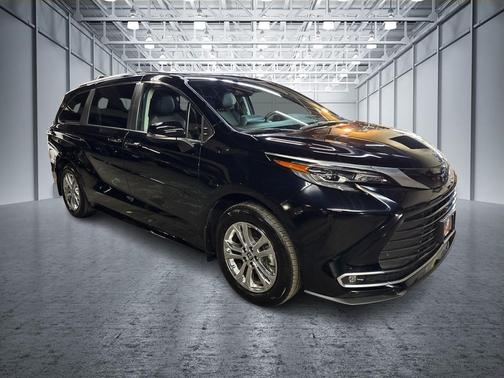 2024 Toyota Sienna Platinum 7 Passenger