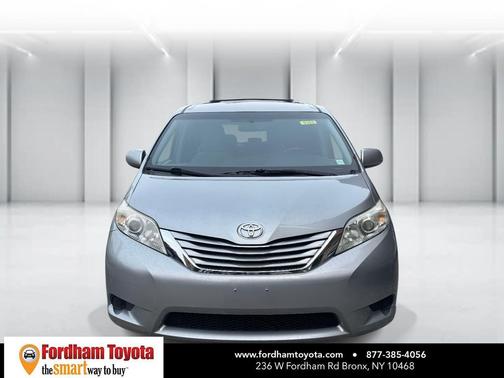 2017 Toyota Sienna LE