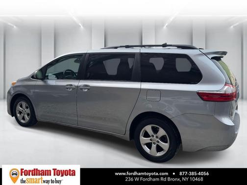 2017 Toyota Sienna LE