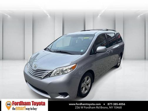 2017 Toyota Sienna LE