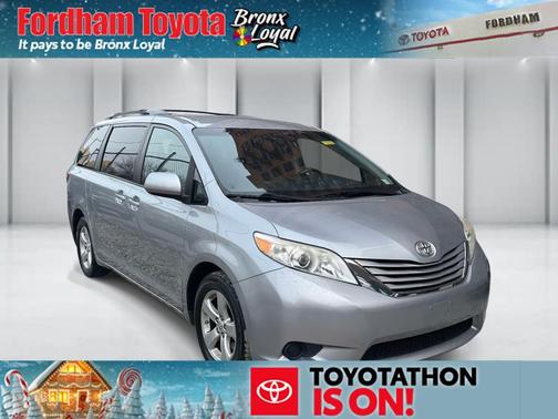 2017 Toyota Sienna LE