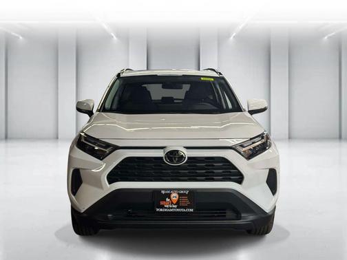 Ice Cap 2025 Toyota RAV4 XLE