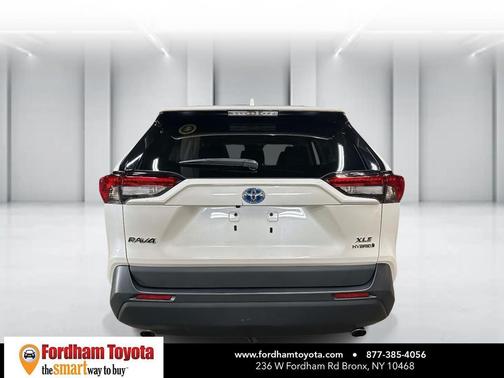2022 Toyota RAV4 Hybrid XLE Premium