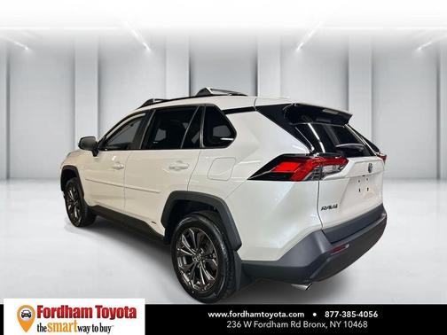 2022 Toyota RAV4 Hybrid XLE Premium
